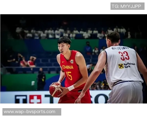 吉莱斯皮上半场三分球五投五中砍下15分4篮板5助攻表现完美无失误