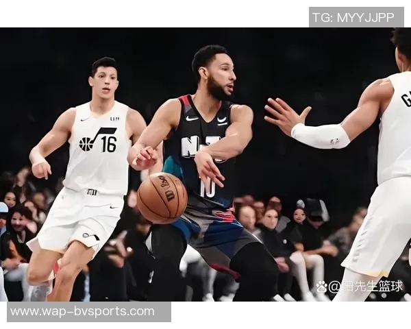 西蒙斯表现出色替补出战半场12中6贡献14分2篮板2助攻次节独得12分