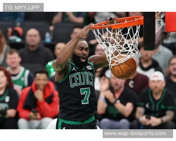 NBA新赛季小前锋评选结果揭晓杰伦布朗荣膺最佳称号